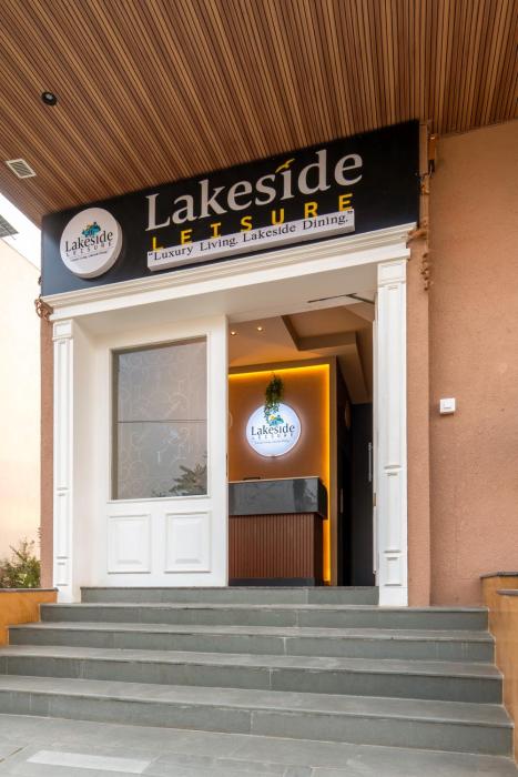 lakeside leisure