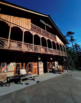adventure lodge jibhi