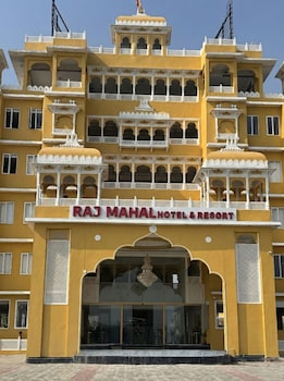 rajmahal hotel and resort