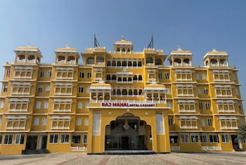 rajmahal hotel and resort