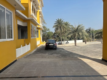 rajmahal hotel and resort