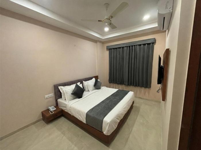 hotel pragya paradise