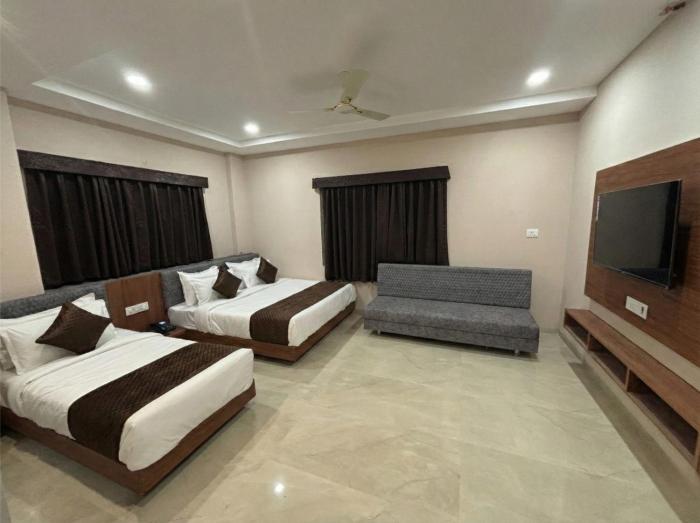 hotel pragya paradise