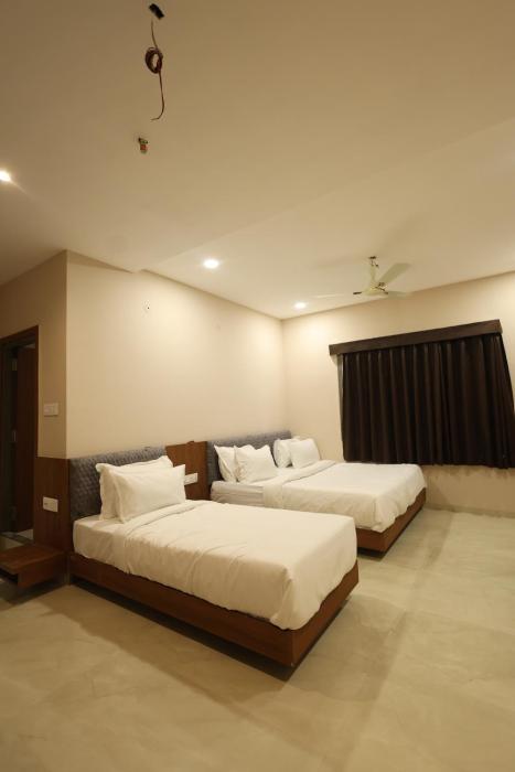 hotel pragya paradise