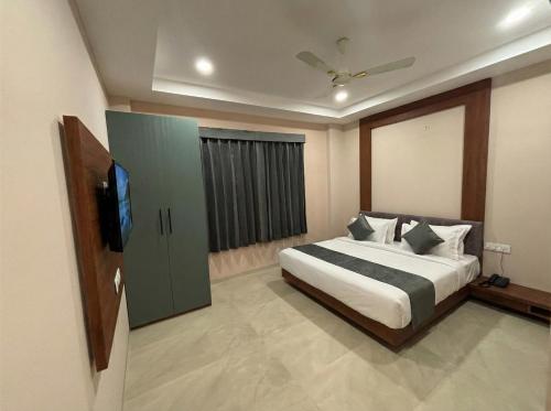hotel pragya paradise