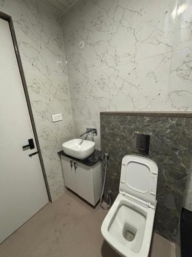 hotel pragya paradise