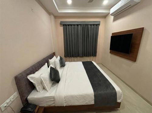 hotel pragya paradise
