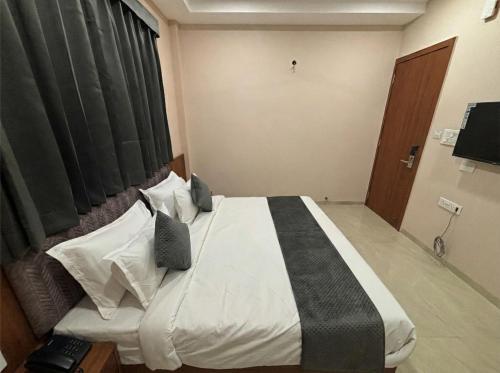 hotel pragya paradise