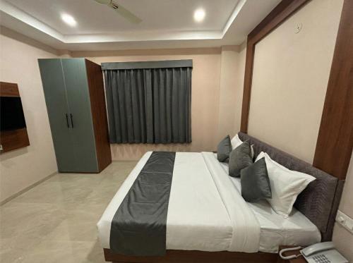 hotel pragya paradise