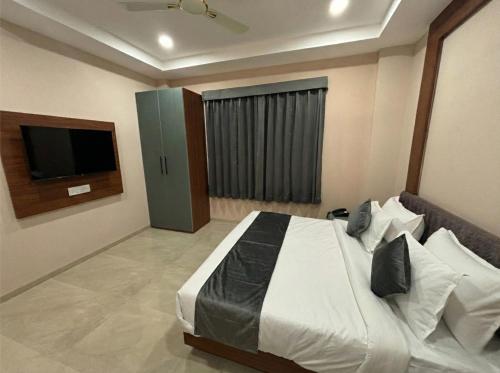 hotel pragya paradise