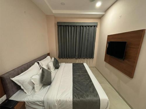 hotel pragya paradise