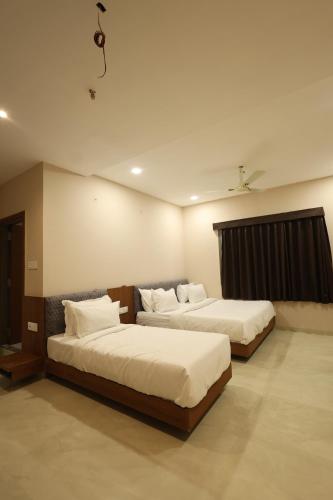 hotel pragya paradise