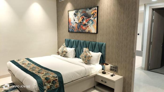 new naresh sweets restaurant and hotel raebareli