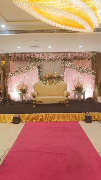 new naresh sweets restaurant and hotel raebareli