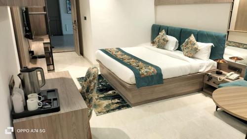 new naresh sweets restaurant and hotel raebareli