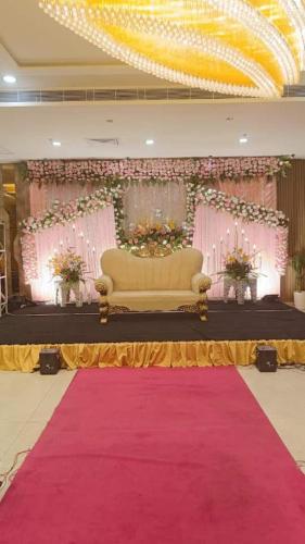 new naresh sweets restaurant and hotel raebareli