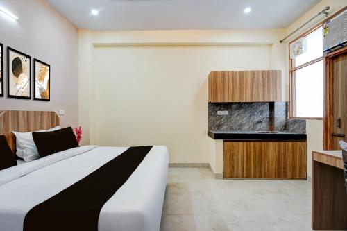 super townhouse sector 18 udhyog vihar