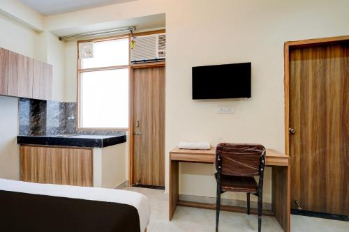 super townhouse sector 18 udhyog vihar