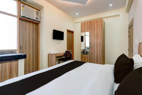 super townhouse sector 18 udhyog vihar