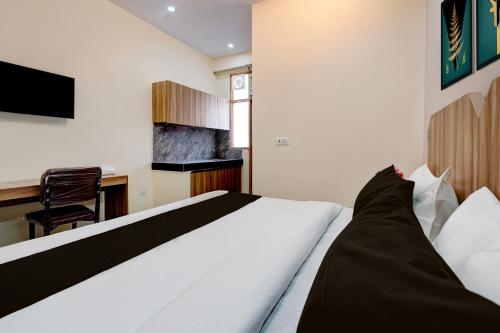 super townhouse sector 18 udhyog vihar