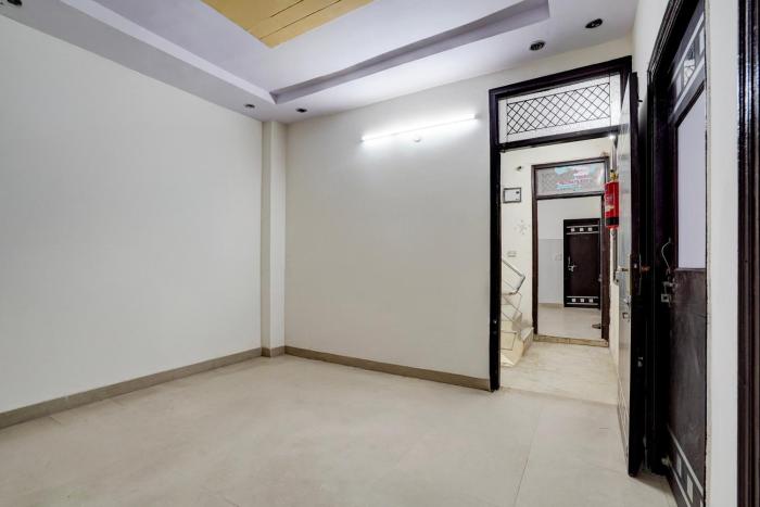 super hotel o dwarka mor metro station