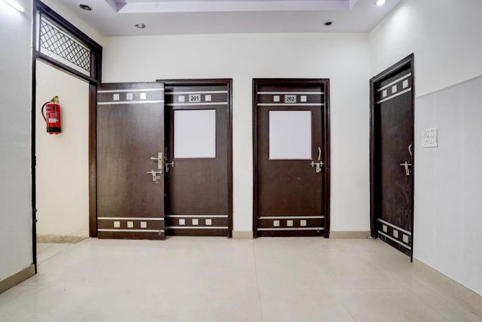 super hotel o dwarka mor metro station