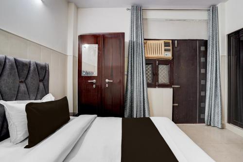 super hotel o dwarka mor metro station