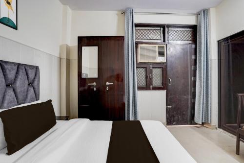 super hotel o dwarka mor metro station
