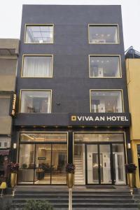 hotel vivaan walk to banke bihari temple