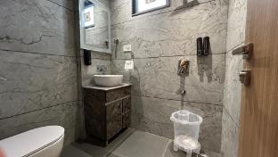 hotel vivaan walk to banke bihari temple