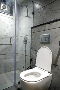 hotel vivaan walk to banke bihari temple