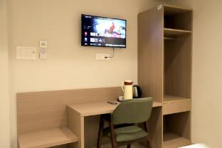 hotel vivaan walk to banke bihari temple