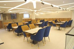 hotel vivaan walk to banke bihari temple