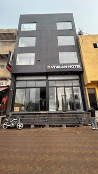 Hotel Vivaan - Walk To Banke Bihari Temple,,3 star