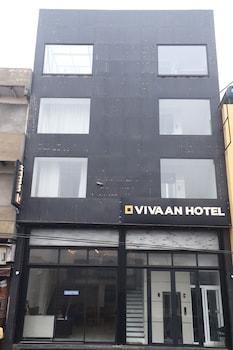 Hotel Vivaan - Walk To Banke Bihari Temple,,3 star