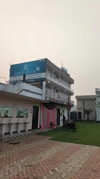 reeti rivaaj hotel patna