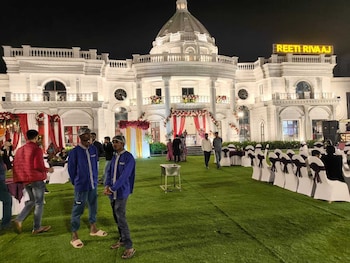 reeti rivaaj hotel patna