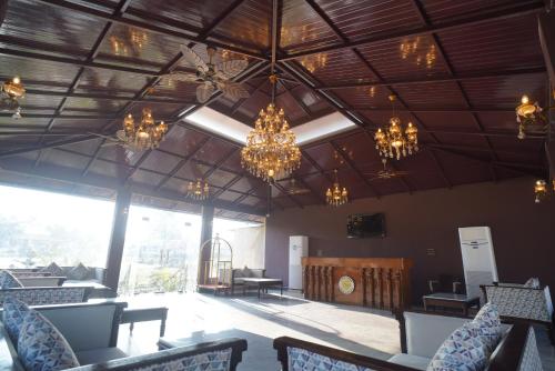 citrus prime bandhavgarh resort and cott
