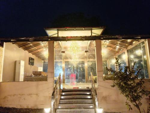 citrus prime bandhavgarh resort and cott