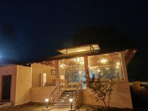 citrus prime bandhavgarh resort and cott