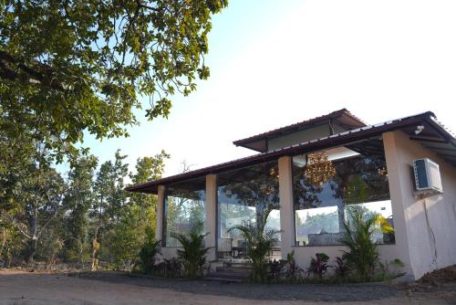 citrus prime bandhavgarh resort and cott