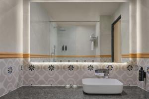 the fern habitat pune mundhwa series by marriott