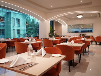 the fern habitat pune mundhwa series by marriott