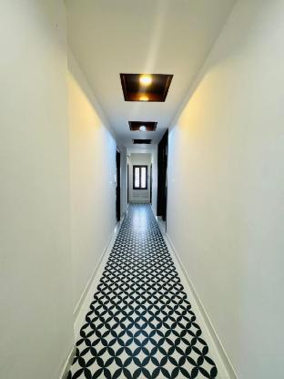 the 5 story hotel hitec city