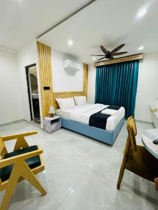 the 5 story hotel hitec city