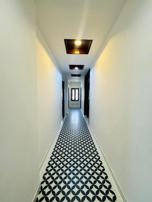 the 5 story hotel hitec city