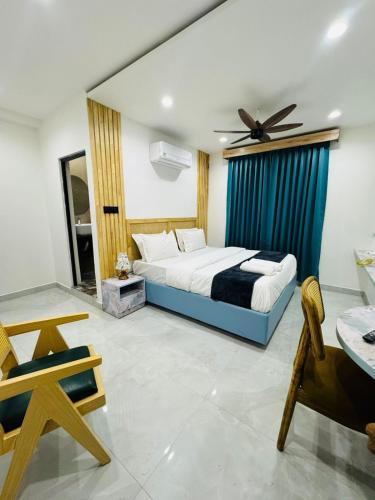 the 5 story hotel hitec city