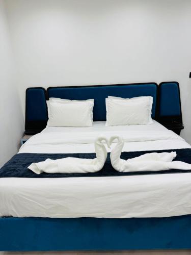 the 5 story hotel hitec city