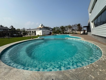 shoreland leisure stays