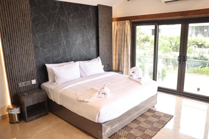 shoreland leisure stays